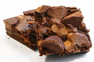 Peanut Butter Cup Brownie w/Bananas