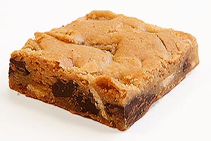 White Chocolate Blondie w/dark chocolate chunks