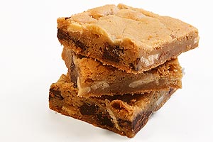 White Chocolate Blondie w/dark chocolate chunks